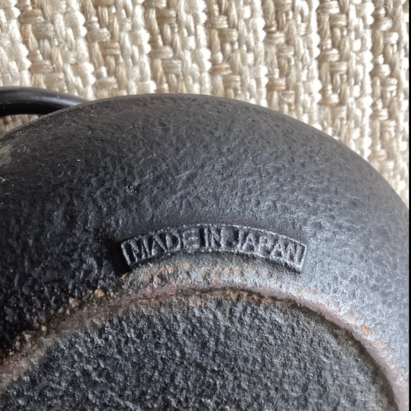 Iwachu Japanese cast iron Tetsubin teapot, Hobnail black - Picture 13 of 15